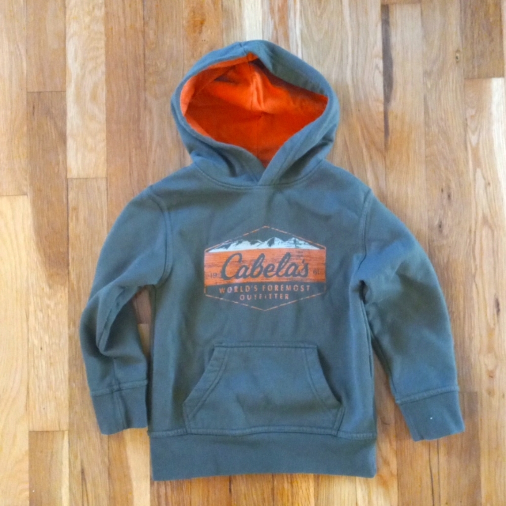 Boys Cabellas hooded sweatshirt. Size XS (fits like a 4/5T)
